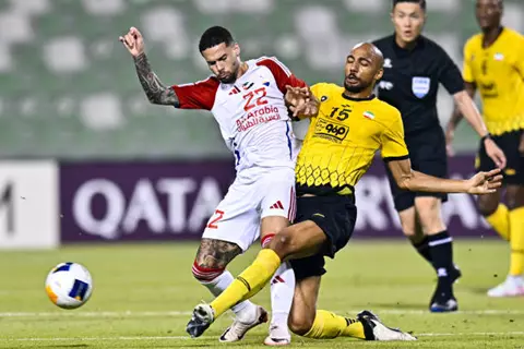 لأسباب أمنية.. نزونزي يعلن الرحيل عن سباهان الإيراني